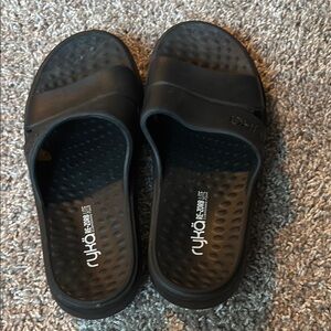 Ryka black flip flops ladies size 8